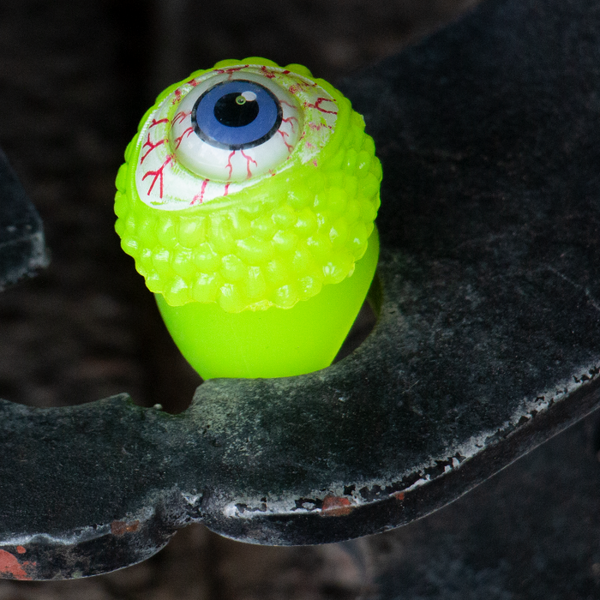 LED Flashing Yellow Eyeball Ring