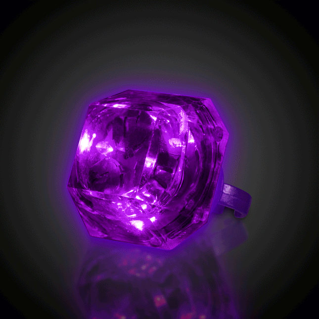 LED Light Up Flashing Purple Diamond Ring
